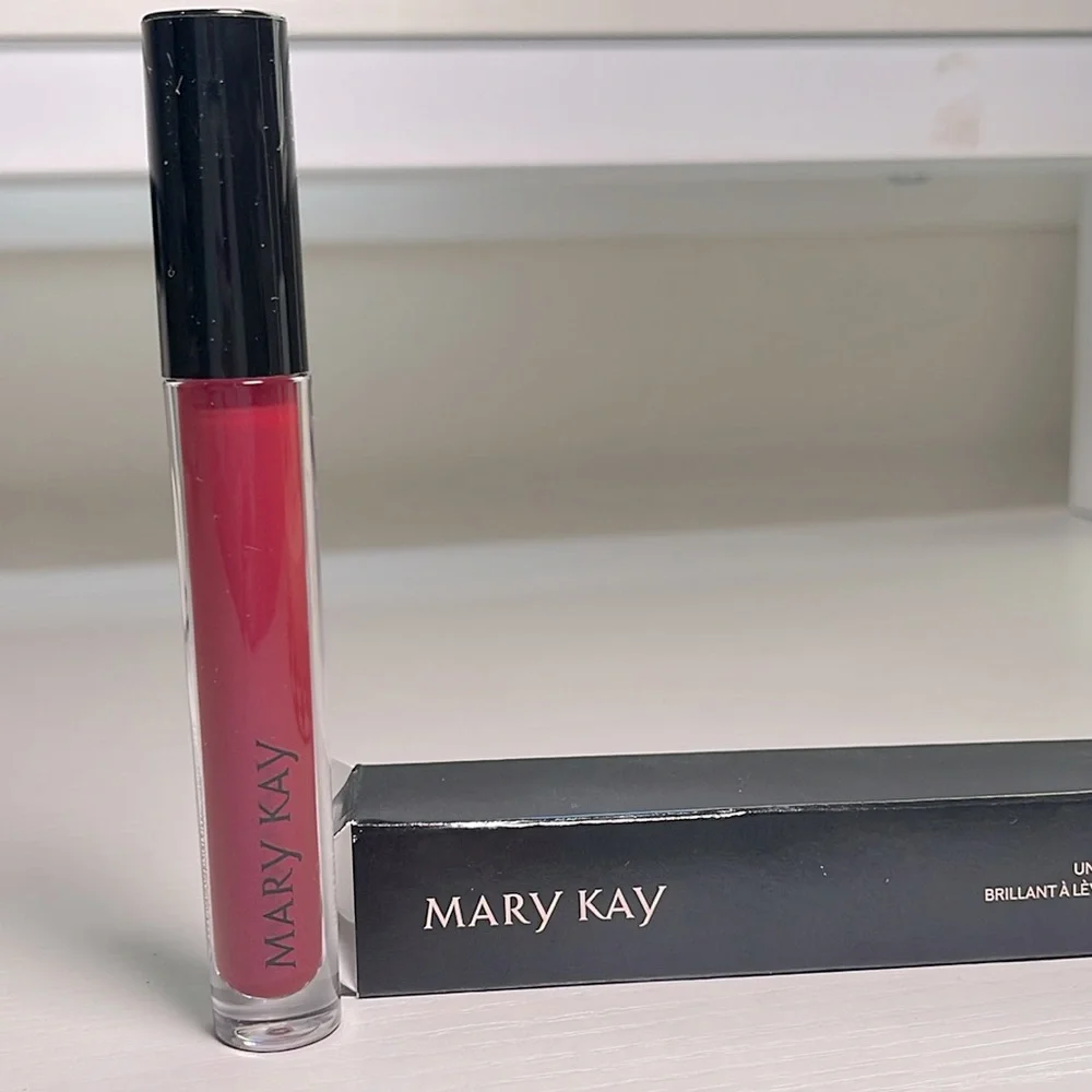 Mary Kay Unlimited® Lip Gloss .13 fl. oz. Berry Delight Color NEW